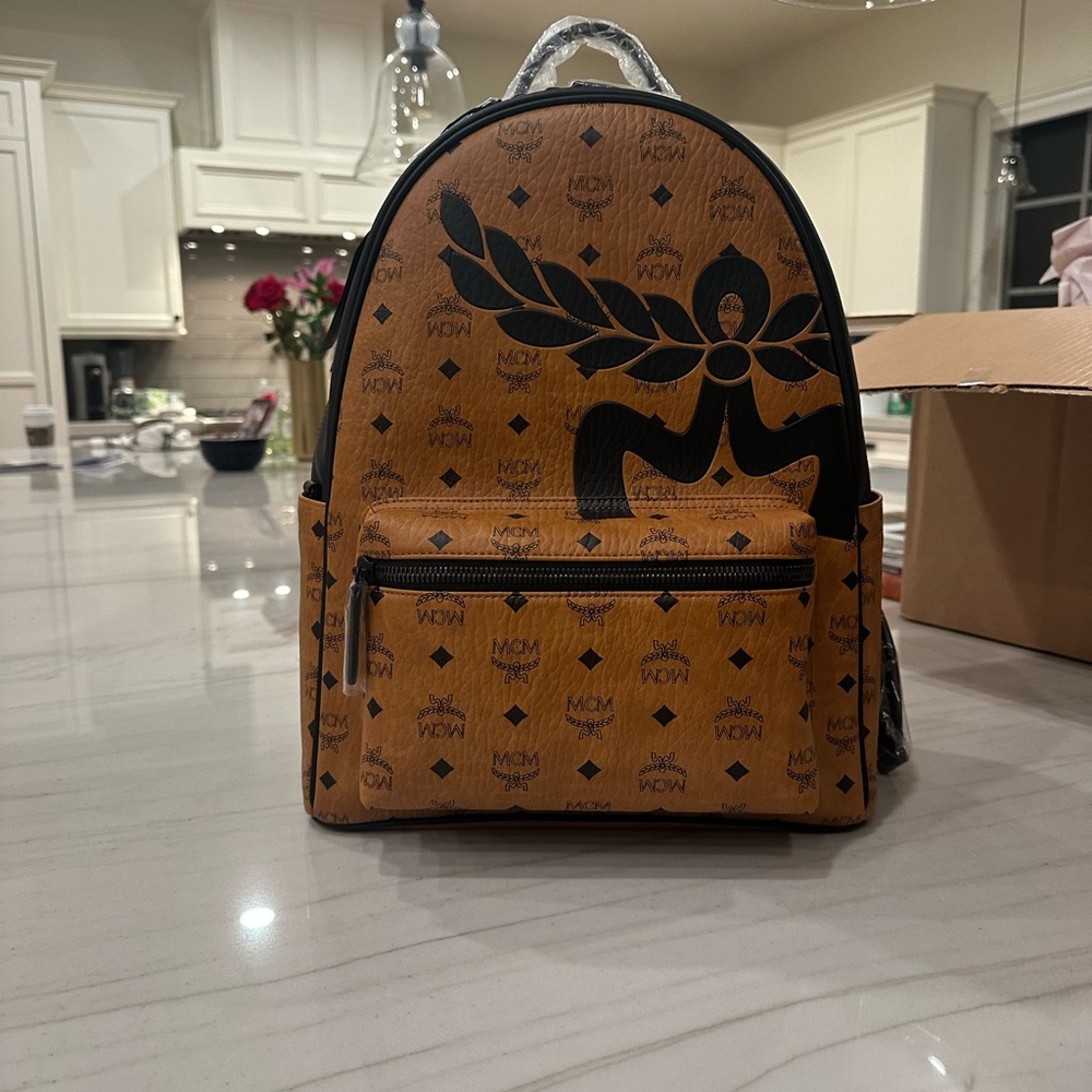 MCM Stark Backpack in Mega Laurel Visetos